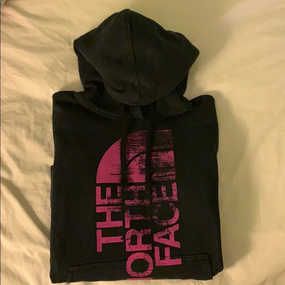 Black north face pull over hoodie
